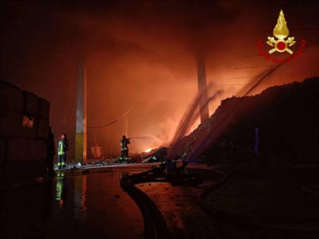 Incendio azienda rifiuti 2