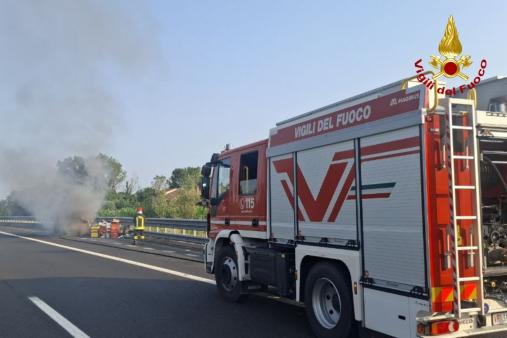 Incendio furgone A28