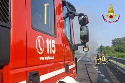 Incendio furgone A28