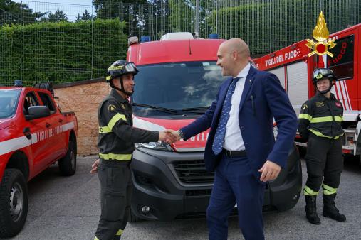 Sottosegretario di Stato al Ministero dell'interno, On. Emanuele Prisco, ha fatto visita al Distaccamento VV.F. di Assisi