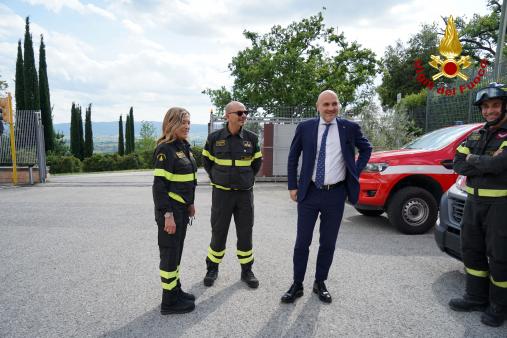 Sottosegretario di Stato al Ministero dell'interno, On. Emanuele Prisco, ha fatto visita al Distaccamento VV.F. di Assisi