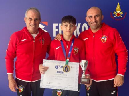 Andriano Bruno con i tecnici del GS VVF