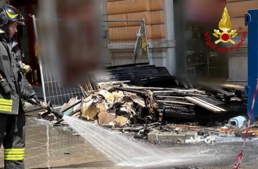 Incendio cantiere edile