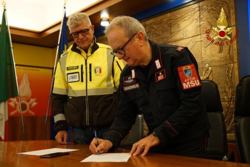 DONAZIONE DI UNIFORMI OPERATIVE FUORI USO AI VIGILI DEL FUOCO DEL KOSOVO