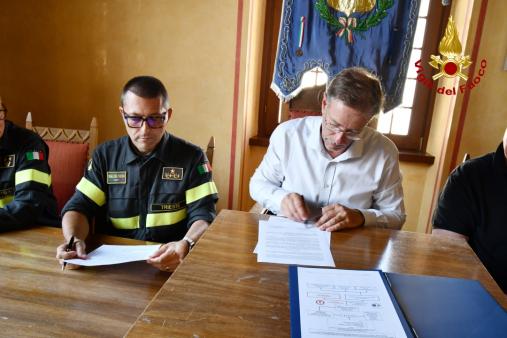 La firma del protocollo tra Vigili del fuoco e comune di Muggia