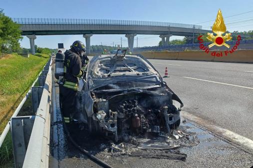 incendio autovettura