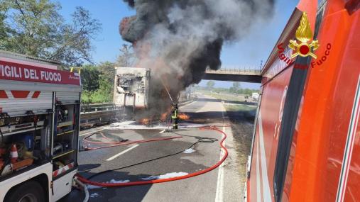 Incendio mezzo pesante