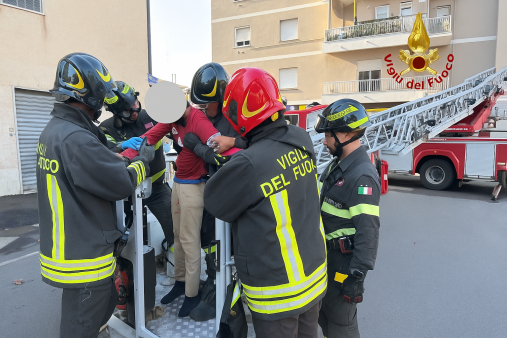 Salvataggio aspirante suicida