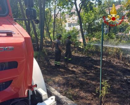 Incendio sterpaglie San Giovanni