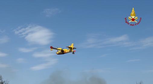 Vasto incendio boschivo provincia di Grosseto