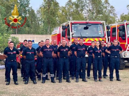 Foto di gruppo del team di sicurezza civile francese