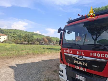 incendio vegetazione e incendio appartamento