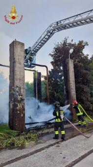 Incendio terminal intermodale in disuso