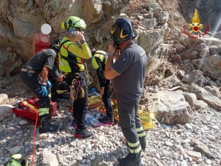 Recupero donna da scogliera