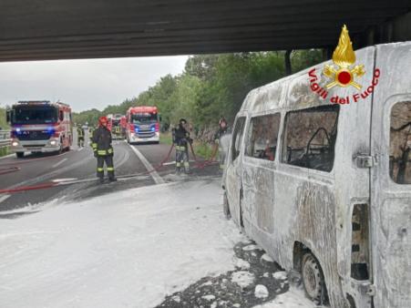 Incendio furgone