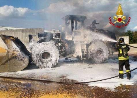 Incendio pala gommata