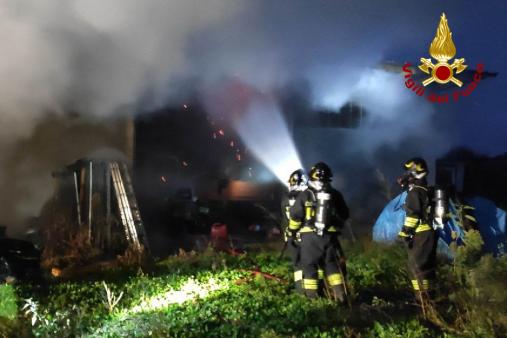 Incendio ricovero animali