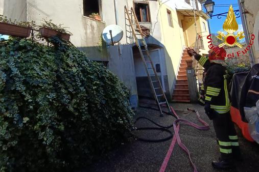 Incendio Gallicano 03