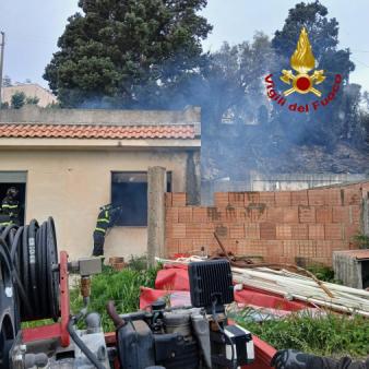 edificio in costruzione incendio a causa di interfaccia