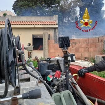 edificio in costruzione incendio a causa di interfaccia