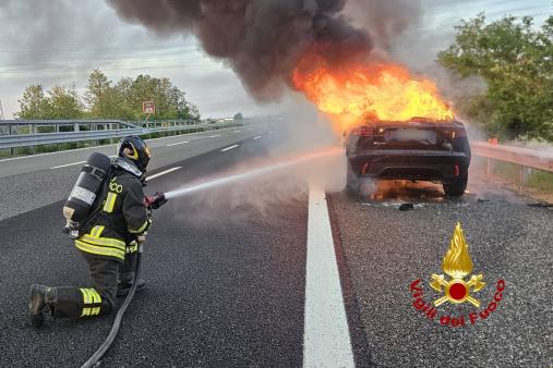 incendio autovettura