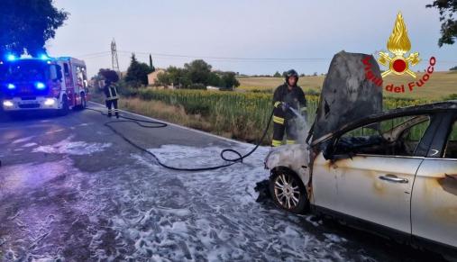 incendio autovettura