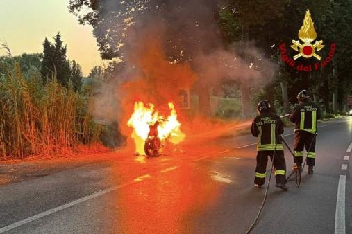 incendio ciclomotore