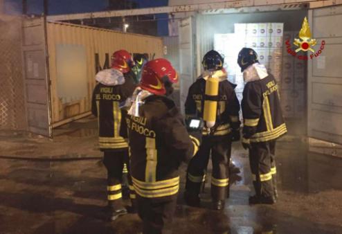 Ancona, incendio in area portuale
