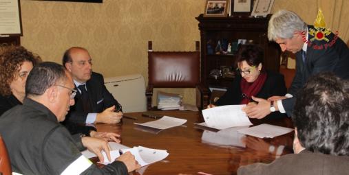 Taranto, accordo di collaborazione tecnica tra il Dipartimento dei Vigili del Fuoco, Soccorso Pubblico e Difesa Civile e il Commissario Straordinario per la bonifica