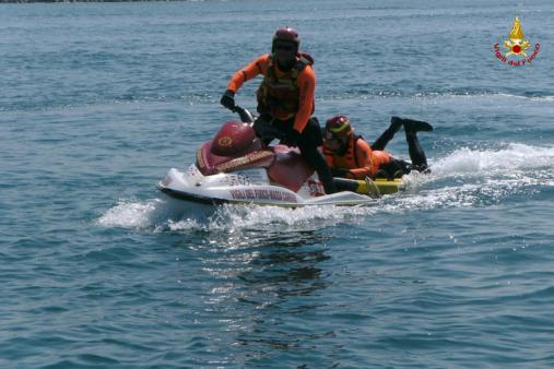 Addestramenti operativi per soccorritori acquatici in Toscana