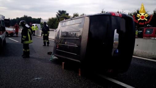 Varese,  incidente stradale sull'autostrada "A-8"