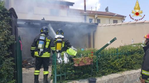 Crotone, incendio in un'abitazione nel comune di Rocca di Neto