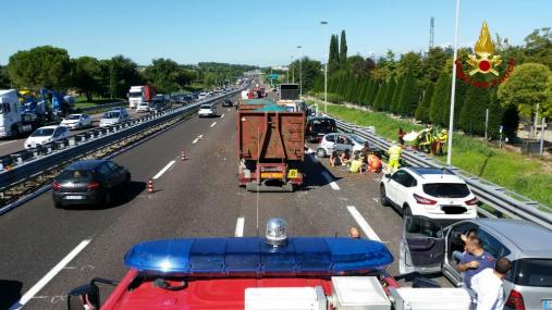 Verona, incidente stradale sulla "A-4"