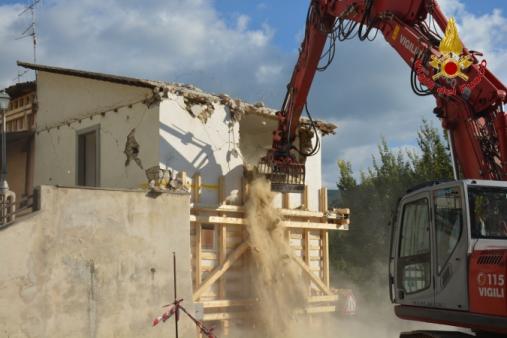 Rieti, smontaggio controllato ed interventi di opere provvisionali ad Amatrice