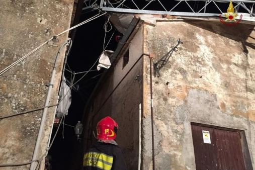 Maltempo distrugge tendostruttura ad Ancona