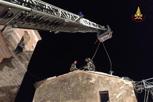 Maltempo distrugge tendostruttura ad Ancona