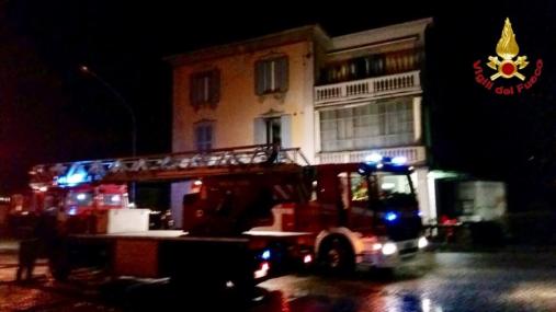 Varese, incendio cucina a Laveno Mombello