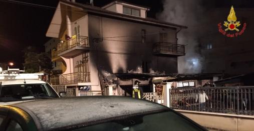 Ascoli Piceno - Fermo, incendio autorimessa