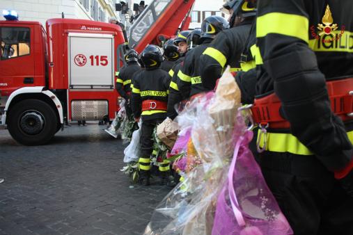 Immacolata Concezione, l'omaggio dei Vigili del fuoco