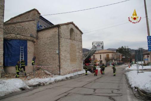 Macerata, termine lavoro copertura del tetto della chiesa di San Lorenzo a Fiastra