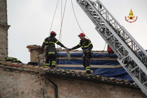 Macerata, termine lavoro copertura del tetto della chiesa di San Lorenzo a Fiastra
