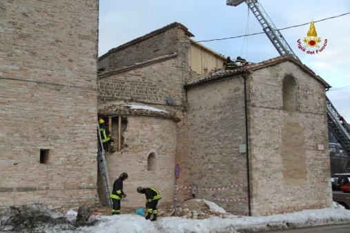 Macerata, termine lavoro copertura del tetto della chiesa di San Lorenzo a Fiastra