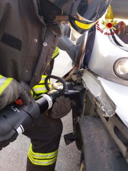Belluno, seminario sulle tecniche d'intervento negli incidenti stradali con auto di ultima generazione