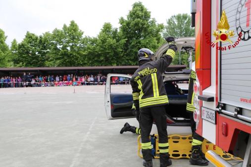 Vicenza, gli scolari della scuola dell'infanzia e primaria in visita presso il Comando
