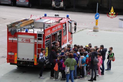 Vicenza, gli scolari della scuola dell'infanzia e primaria in visita presso il Comando