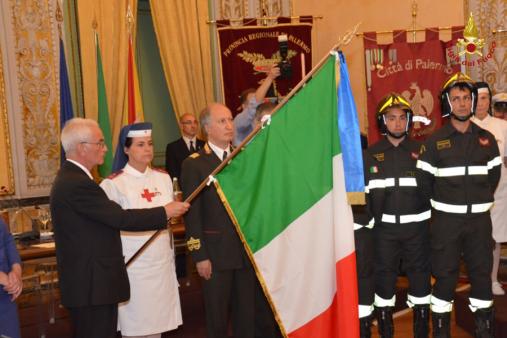 Palermo: cerimonia di consegna della Bandiera Nazionale al Corpo Nazionale dei Vigili del Fuoco