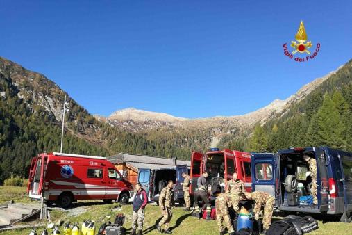 Veneto e Tentino Alto Adige, esercitazione nel parco naturale dell'Adamello - Brenta