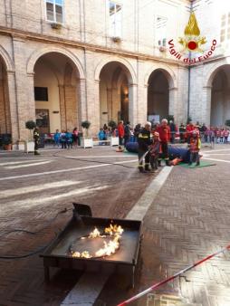 Pesaro-Urbino, conclusa la manifestazione "Pompieropoli" presso il collegio Raffaello