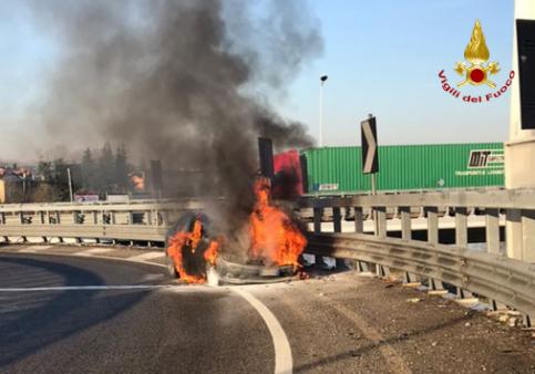 Padova, interventi dei Vigili del fuoco per incidenti stradali