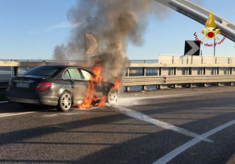 Padova, interventi dei Vigili del fuoco per incidenti stradali
